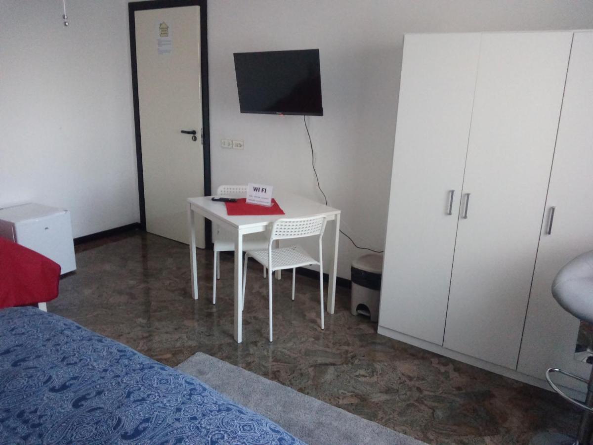 Executive Center Rooms Bari Room photo